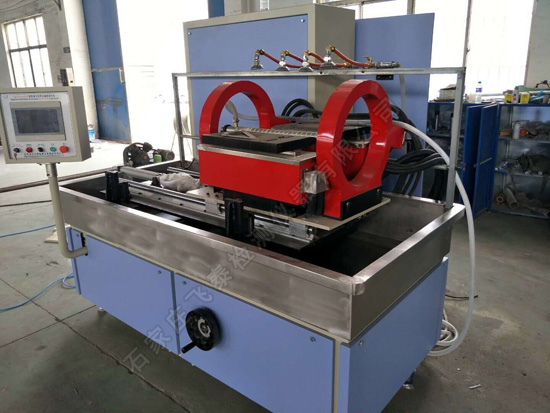 管端荧光磁粉探伤机.jpg 管端荧光磁粉探伤机.jpg