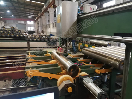 圆钢超声自动探伤设备.jpg 圆钢超声自动探伤设备.jpg